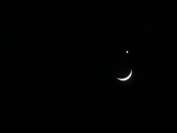 月と金星がきれい