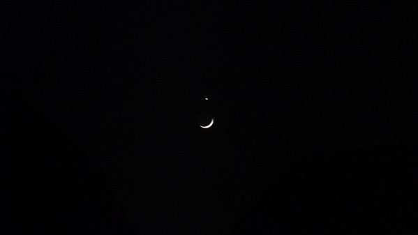 月と金星がきれい