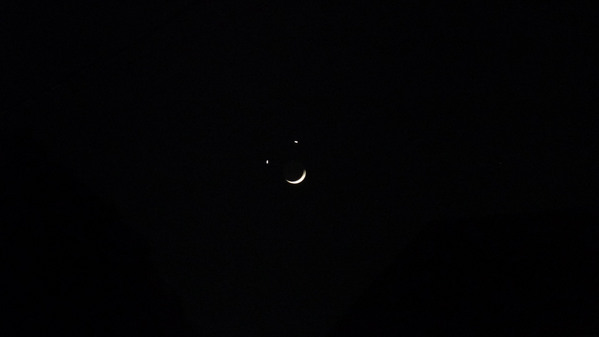 月と金星がきれい