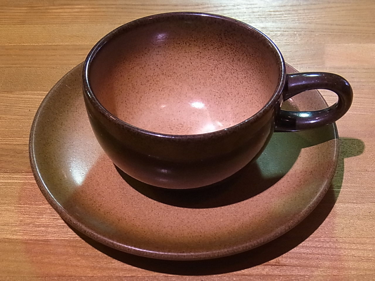 Heath Ceramics ヒース そそり立つ セラミックスのティーカップソーサー