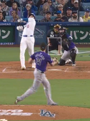 大谷翔平に呆れかえるムーキー・ベッツの表情（また打っちゃったよ）