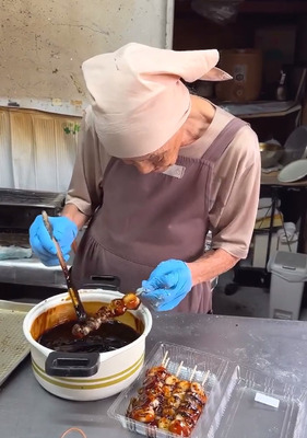 外国人「日本に９６歳のお婆ちゃんシェフがいるらしい…」