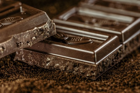 毎日チョコレート食べたら心の病が軽くなってワロタ