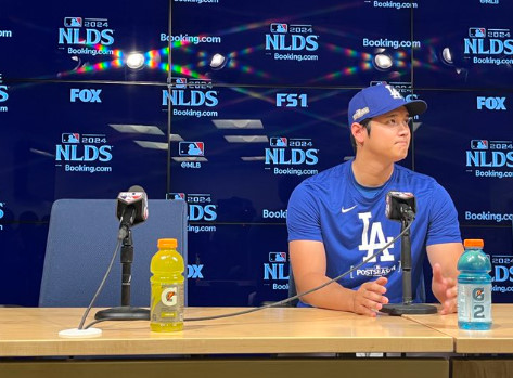 【大谷翔平にインタビュー】記者「初めてのポストシーズンに挑むことになりますが、大谷選手は緊張していますか？」