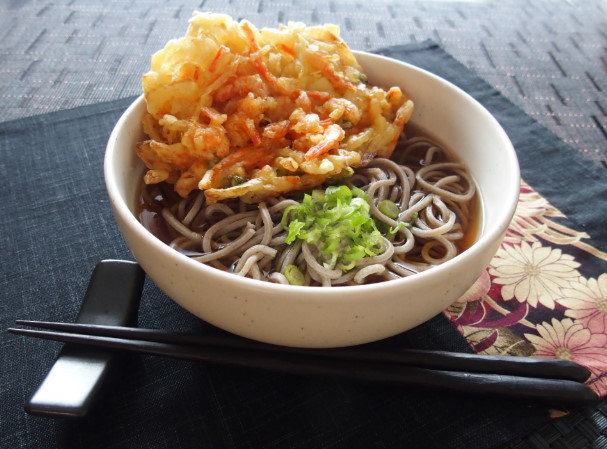 【魔法か？】駅で立ち食い蕎麦を見るとガマン出来なくて食べてしまうやつｗｗｗｗｗ