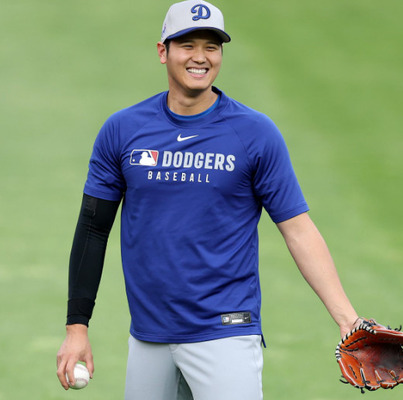 デーブ・ロバーツ監督が大谷翔平の投手復帰時期についてコメント「まだ彼の復帰については数カ月はかかるだろう」