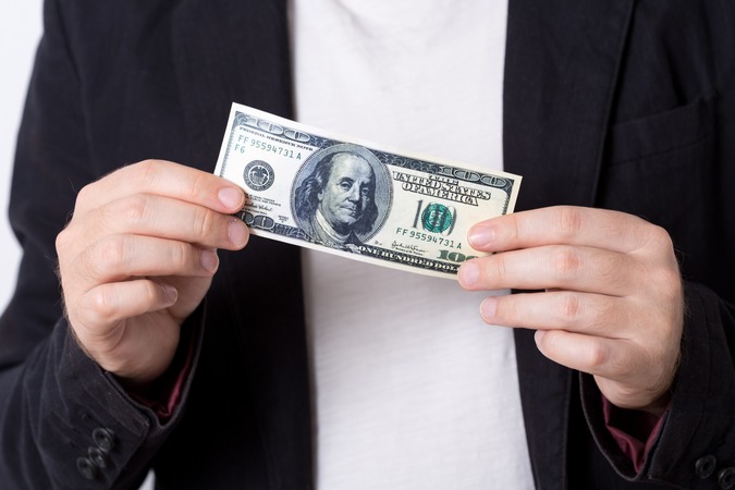 残業大国なのに日本人はどんどん貧しくなってる