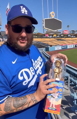 大谷翔平デコピンの金色レアボブルヘッド人形が大人気すぎる