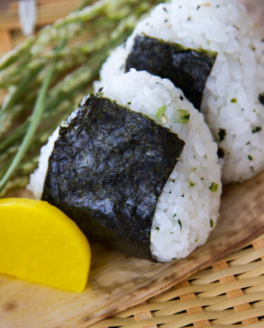 潔癖症じゃなくても人が素手で握った”おにぎり”は食べられない