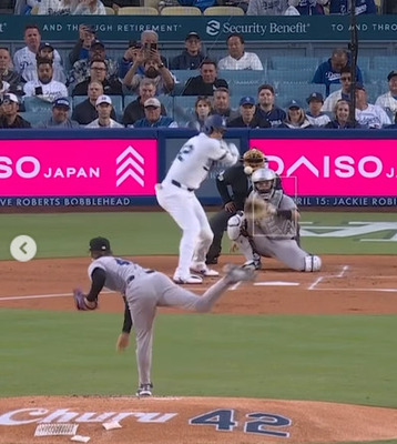 海外の反応「ハッキングか？MLBが大谷翔平の空振りを投稿してる」