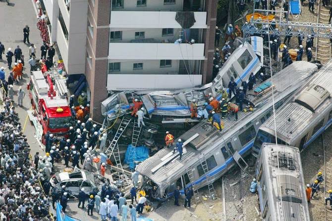 検索すると絶対に後悔するもの →『JR福知山線脱線事故』