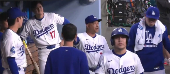 海外「リラックスしてる大谷が彼らの父親みたいな顔をしてる（笑）」