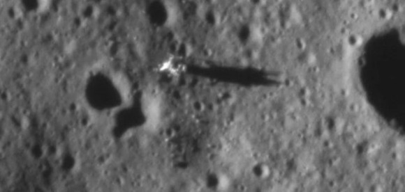 外国人「アポロ11号と12号の写真はインドの月探査機から撮影されている」
