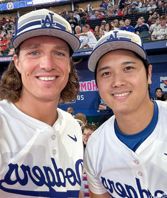 大谷翔平とグラスノーのイケメン2ショットにファンがウットリすると思いきや、意外な人物登場でネット炎上