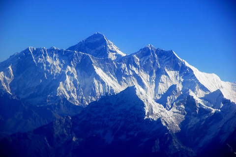 ヤバイ！エベレストでは登山者の遺体がルートの目印になってる