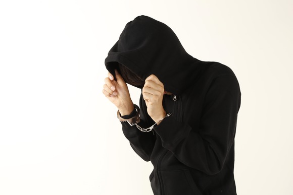 誰にも迷惑をかけずに刑務所に入る方法