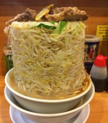 外国人「日本のラーメンを本気でトッピングするとこうなるｗｗｗ」