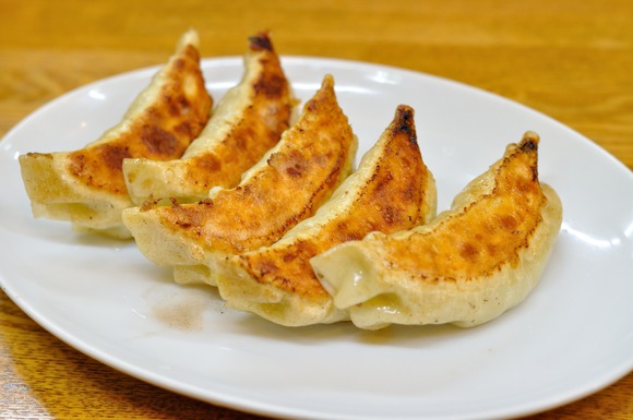 外国人「この餃子屋さんのオーナーが凄すぎるｗｗｗｗｗｗｗｗｗ」