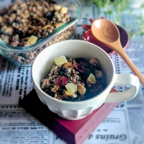 体に優しい甘み　チョコ麹グラノーラ　作り方 : manaの発酵ごはんいただきます～めぐる季節の発酵ごはんと私らしい暮らしのひととき～