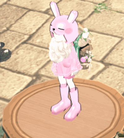 まるで変身するかのようなマネキン