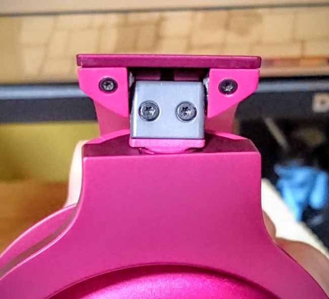 ネジの隠れる折りたたみ機構