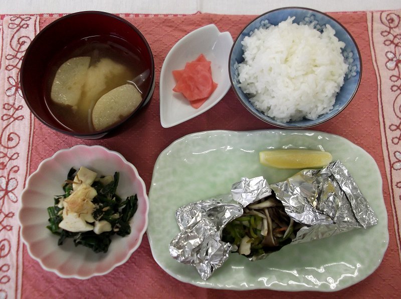 白身魚のホイル焼き おうよう園の献立紹介