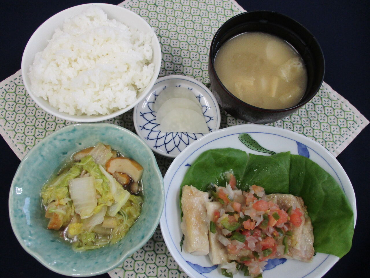 鶏肉のサルサソースがけ おうよう園の献立紹介