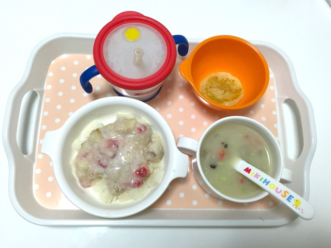 離乳食後期 食パンのいちごバナナヨーグルトがけ 1歳 目指せ 毎日スマイル育児 離乳食後期 食パンのいちごバナナヨーグルトがけ 1歳 目指せ 毎日スマイル育児