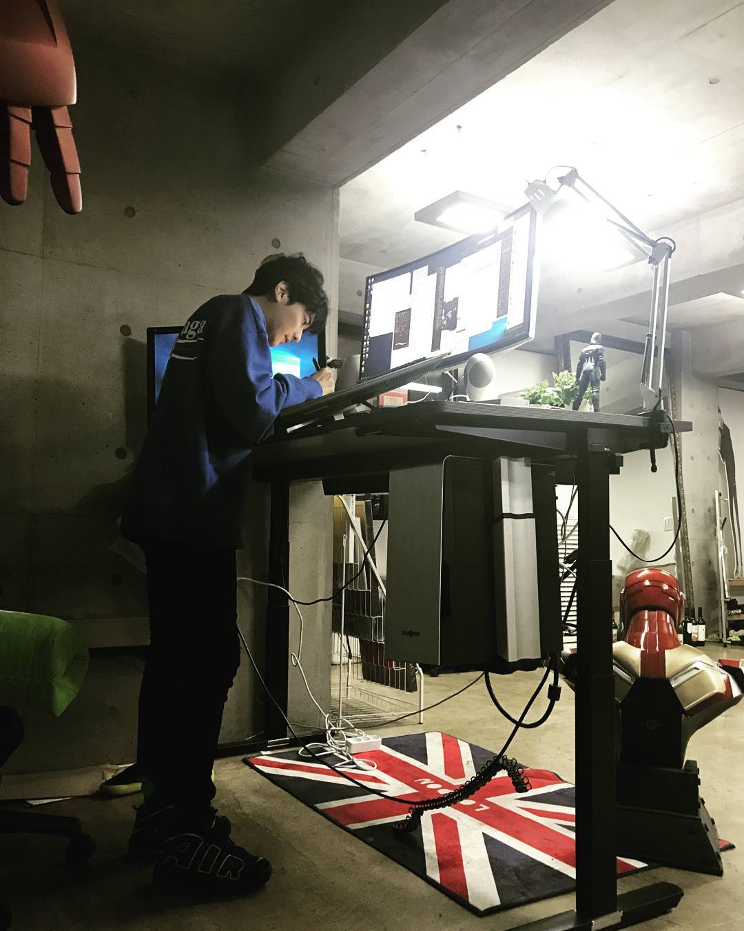 1.ェュェテェォェア