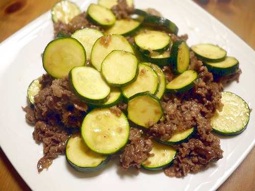 きのう何食べた よしながふみ のタイカレー 牛肉とズッキーニの炒めもの ほか マンガ食堂 漫画の料理 レシピ 漫画飯 を再現 Powered By ライブドアブログ きのう何食べた よしながふみ のタイカレー 牛肉とズッキーニの炒めもの ほか マンガ食堂 漫画の料理 レシピ 漫画飯 を再現 Powered By ライブドアブログ