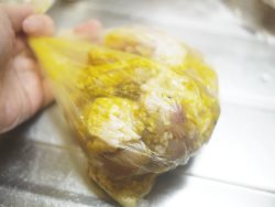 鶏ももの下ごしらえ