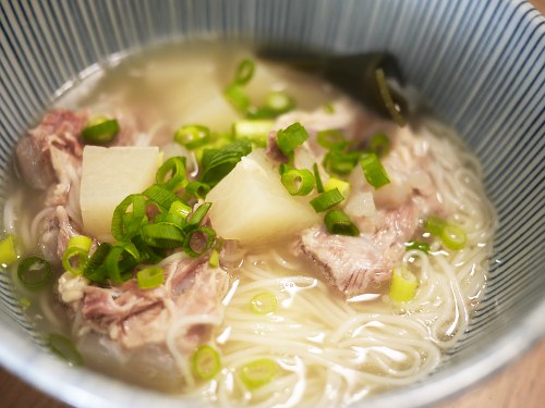 「たそがれたかこ」のにゅうめんinソーキ汁