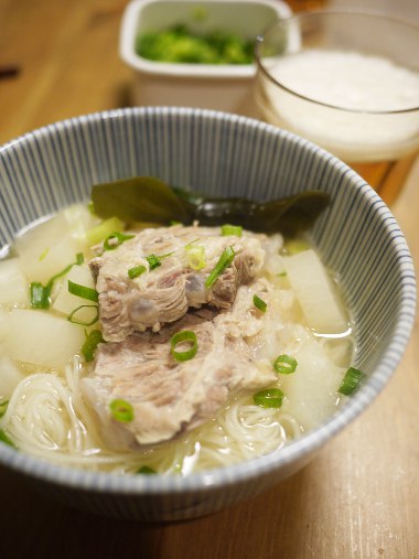 「たそがれたかこ」のにゅうめんinソーキ汁