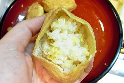 卵そぼろとレンコンとゴマの寿司