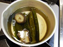 昆布と椎茸のだし