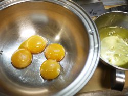 卵(黄身と白身)