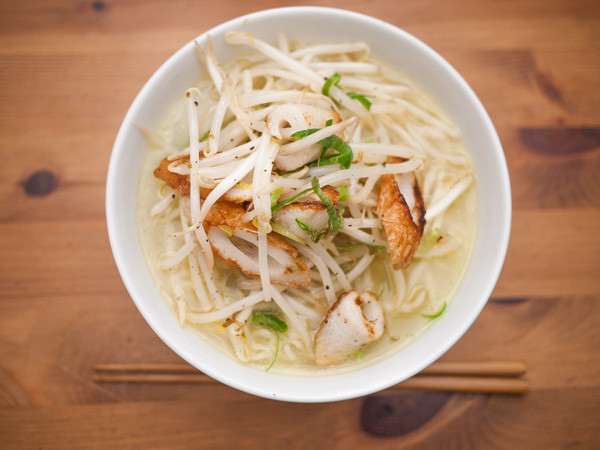 「吾輩の部屋である」(田岡りき)のちくわ入りインスタントラーメン