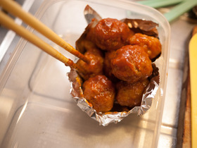 弁当を詰める