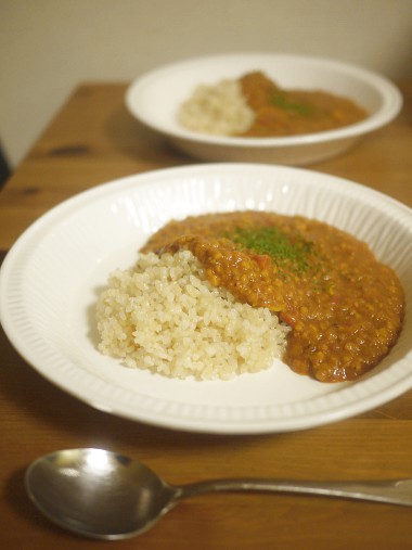 「にがくてあまい」の高キビのキーマカレー