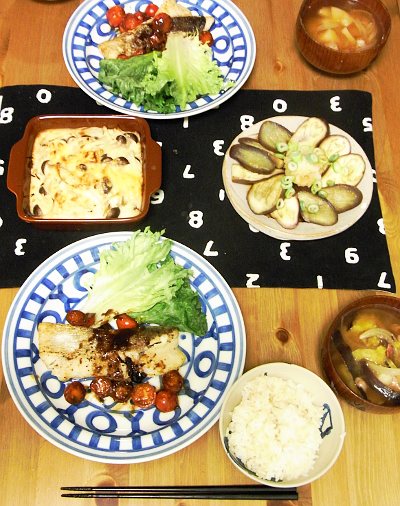 タラのワイン蒸しミニトマトソース