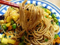 素揚げ野菜のあえ蕎麦