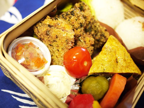 「すみれファンファーレ」弁当