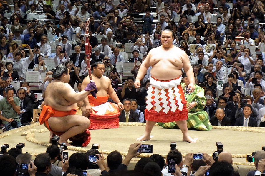 東京倶樂部★CLUB TOKYO : 稀勢の里引退荒磯襲名披露大相撲