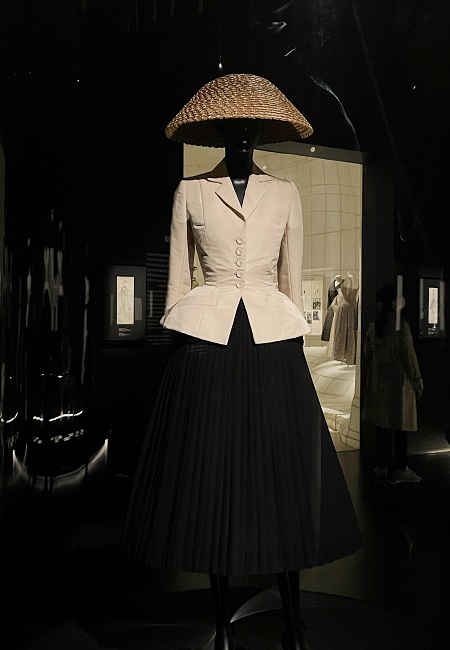 クリスチャン・ディオール、 夢のクチュリエ : 東京倶樂部☆CLUB