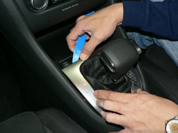 ゴルフ6用ノンスモーカートレイ装着方法 : maniacs Blog