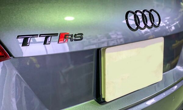 Audi Ttrs 8s にブラックエンブレム装着させて頂きました Maniacs Blog Audi Ttrs 8s にブラックエンブレム装着させて頂きました Maniacs Blog
