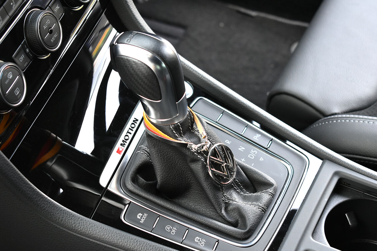 maniacs シフトブーツ バングル for VW がVer.2になって新発売