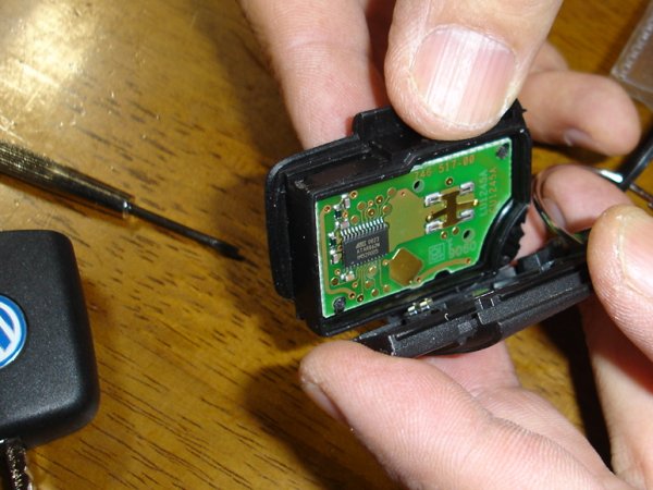 リモコンキーの電池交換 Maniacs Blog