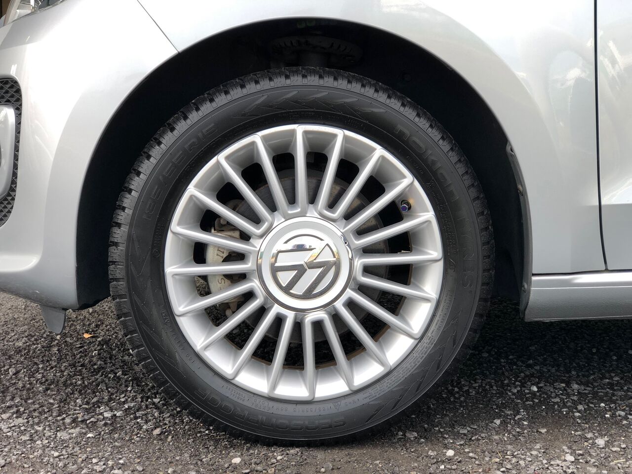 VW up! タイヤ交換しました。 : maniacs Blog