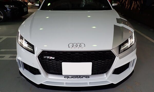 スタッフ日誌】Audi TTRS(8S)Roadsterにオリジナルデザインのデカール